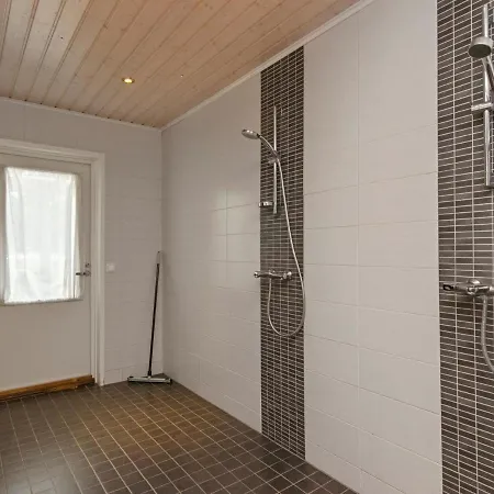 4 Seasons Hymy B By Interhome