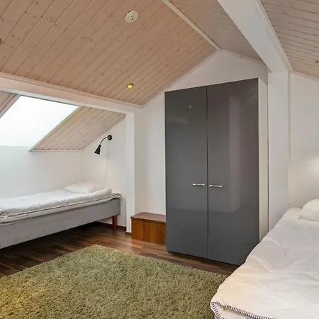 4 Seasons Hymy B By Interhome *